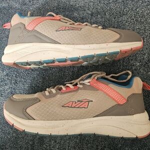 Avia Size 11 light Gray and pink